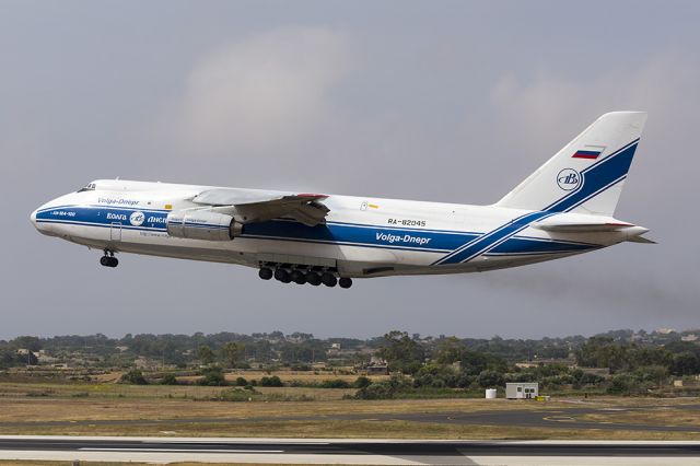 Antonov An-124 Ruslan (RA-82045)