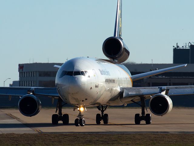 Boeing MD-11 —