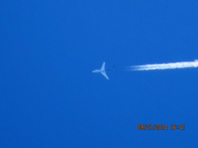 Embraer Phenom 300 (N715DE) - Embraer Phenom 300 from Loveland Colorado to Birmingham Alabama over Baxter Springs Kansas (78KS) at 45,000 feet.