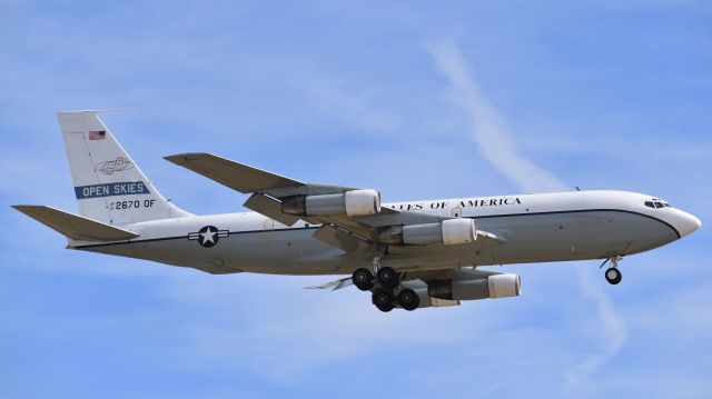 Boeing C-135B Stratolifter (61-2670) - Boeing OC-135B "Open Skies" assigned to the 45th Reconnaissance Squadron on arrival for Runway 17L at Colorado Springs