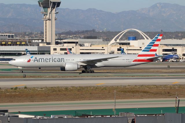 BOEING 777-300ER (N736AT)