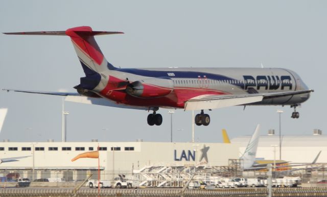 McDonnell Douglas MD-83 (HI989)