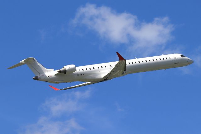 Bombardier CRJ-1000 (EI-HBA)