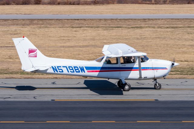 N579BW — - Captured from the New Bedford Regional Airport Observation Deck