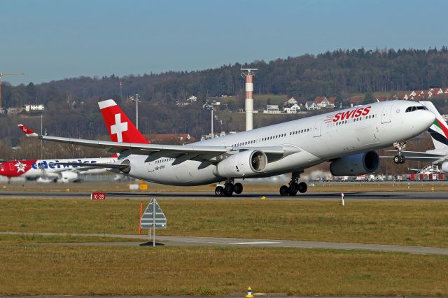 Airbus A330-300 (HB-JHH)