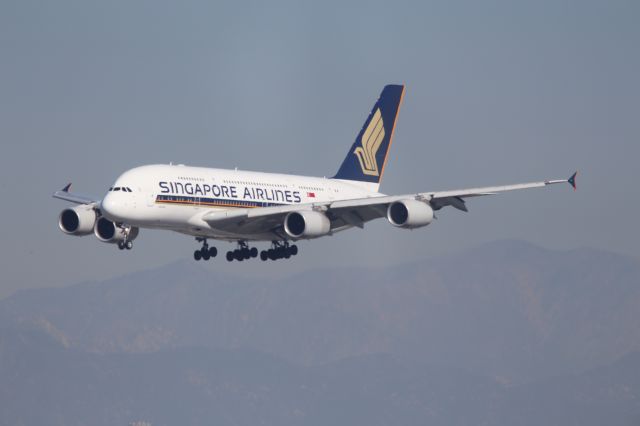 Airbus A380-800 (9V-SKS)