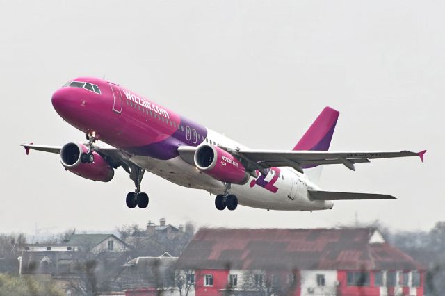 Airbus A320 (HA-LYU)