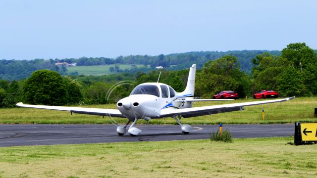 Cirrus SR-20 (N20EF)