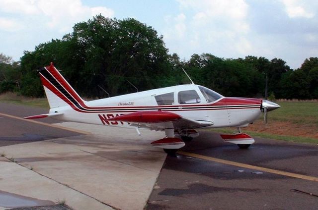 Piper Cherokee (N9175W)