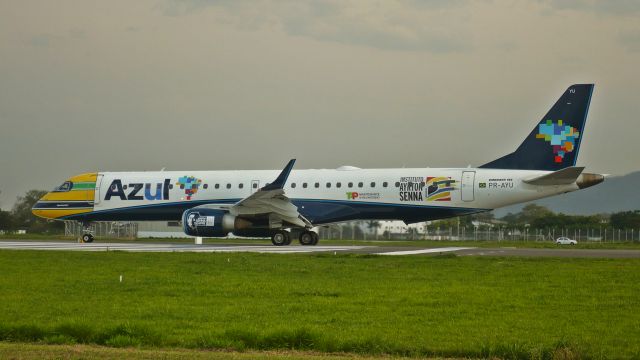 Embraer ERJ-190 (PR-AYU)