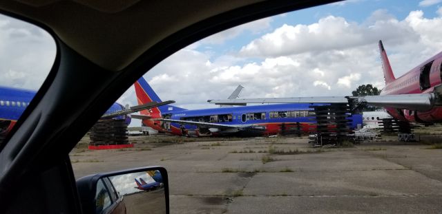 Boeing 737-700 (N365SW) - Remains of N365SW at Stuttgart, Arkansas Municipal Airport