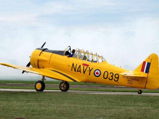 North American T-6 Texan (C-FNDB)