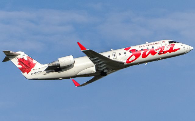 Canadair Regional Jet CRJ-200 (C-GKEP)