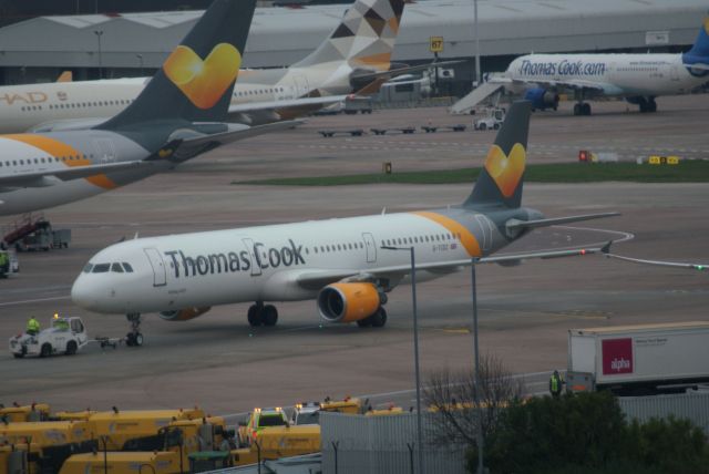 Airbus A321 (G-TCDZ) - Thomas Cook A321-211 cn1006