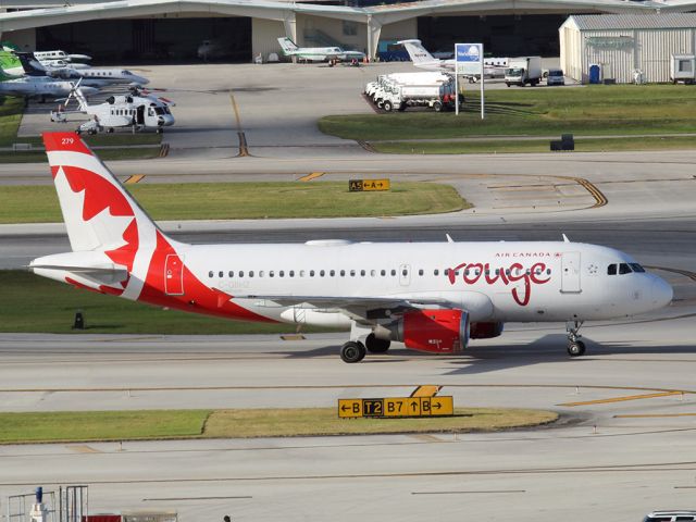 Airbus A320 (C-GBHZ)