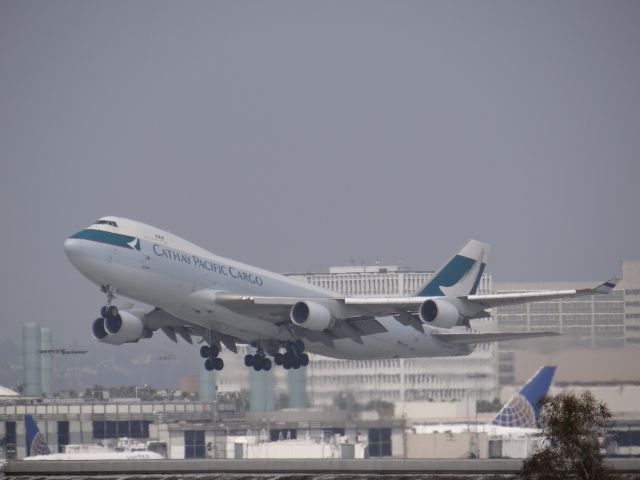 Boeing 747-400 (B-LID)