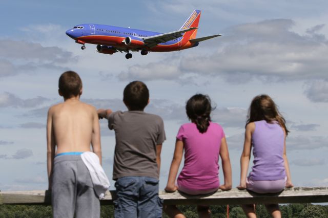BOEING 737-300 (N683SW) - August 14, 2013 - at Baltimore with my 4 children 