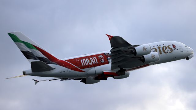 Airbus A380-800 (A6-EOK) - Take off to Nice , French Rivierabr /12.10.24