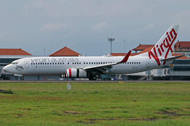 Boeing 737-700 (VH-YIY)