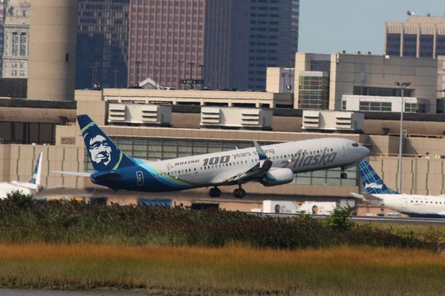 Boeing 737-900 (N248AK)