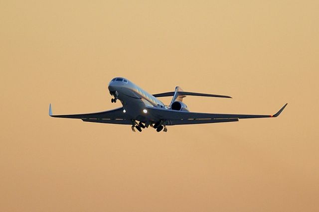 Gulfstream Aerospace Gulfstream G650 (N762MS) - Departing off 4.