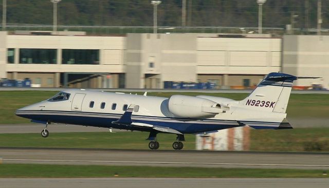 Learjet 60 (N923SK)