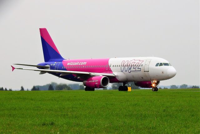 Airbus A320 (HA-LWK) - Spotting EPLB/LUZ