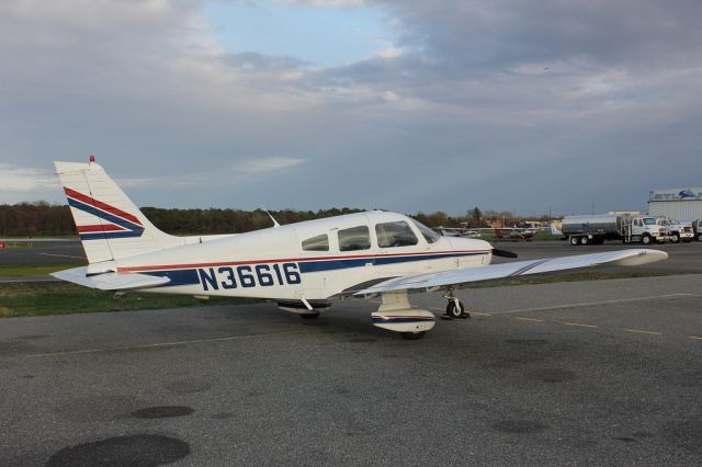 Piper Cherokee (N36616)