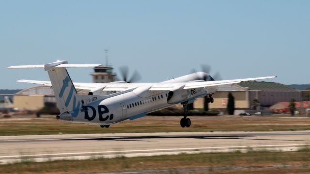 de Havilland Dash 8-400 (G-JECN)