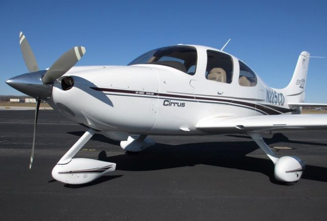 Cirrus SR-22 (N225CD)