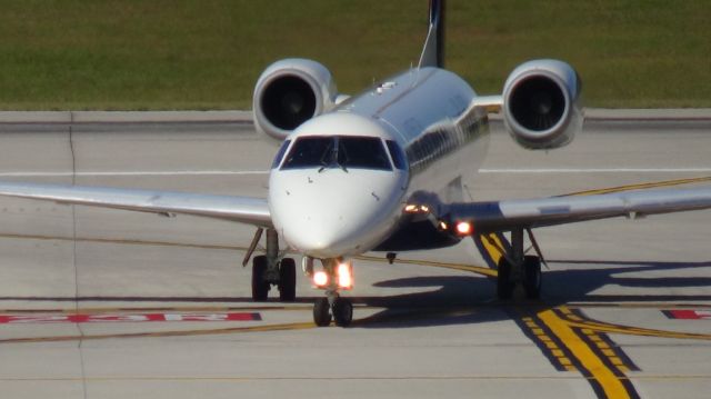 Embraer ERJ-145 (N278SK)