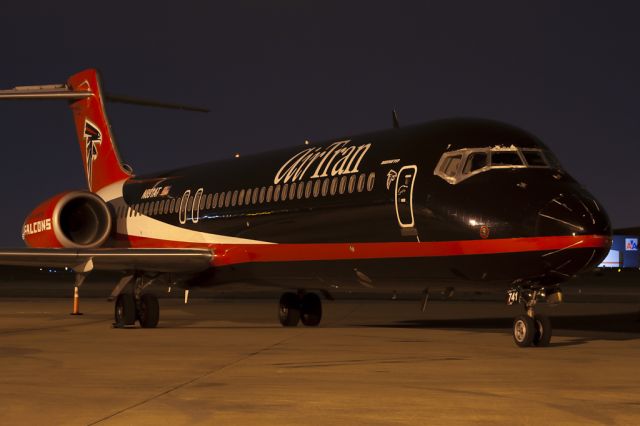 Boeing 717-200 (N891AT) - Jul. 7, 2011.