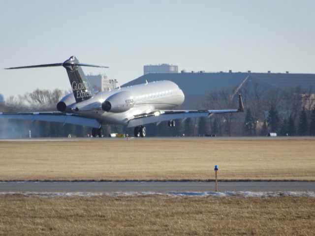 Bombardier Global Express (N351LS)