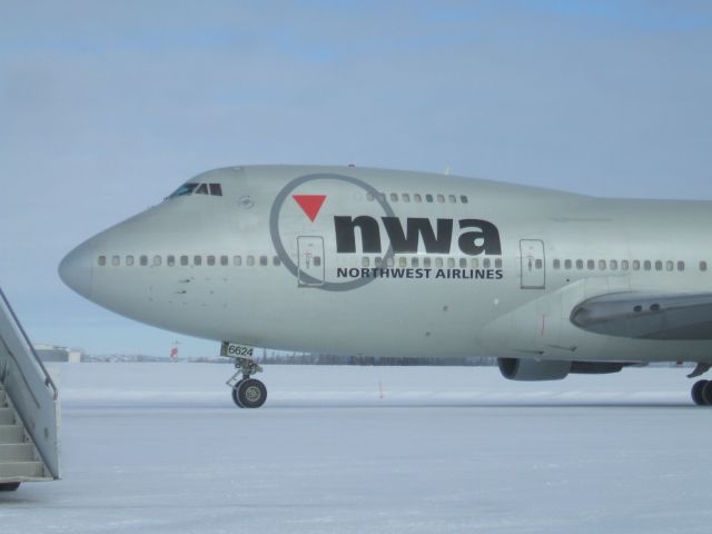 N624US — - Parked at Woodward Aviation FBO  at Goose Airport NL. Feb 19/09... Gas and Go