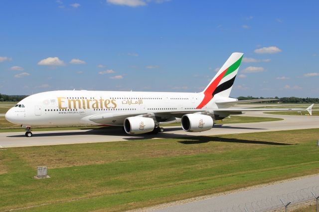 Airbus A380-800 (A6-EEB)