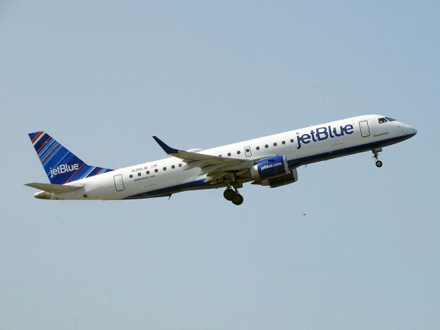 Embraer ERJ-190 (N355JB)