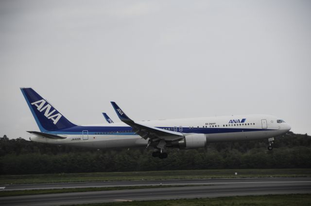 BOEING 767-300 (JA622A)