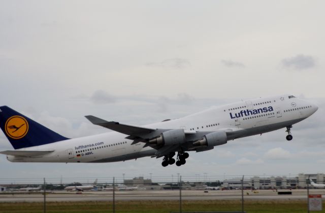 Boeing 747-400 (D-ABVL)