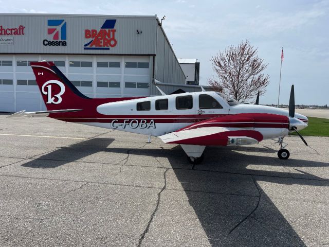 Beechcraft Baron (58) (C-FOBA)