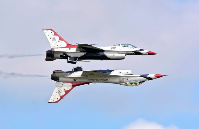 Lockheed F-16 Fighting Falcon — - Westfield MA, Airshow 2017