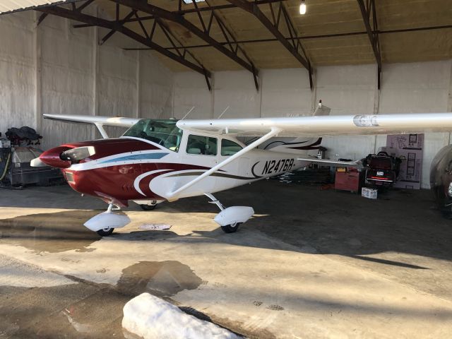 Cessna Skylane (N2476R)