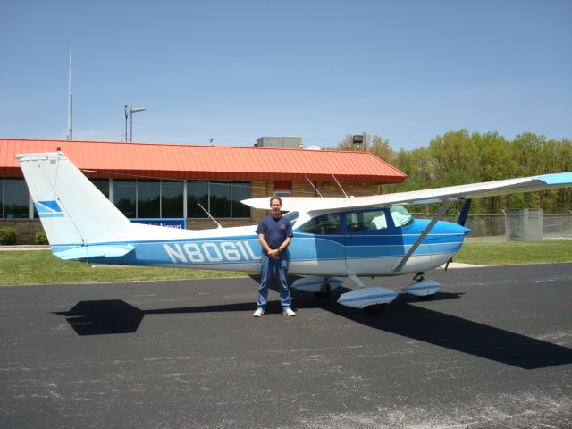 Cessna Skyhawk (N8061L)