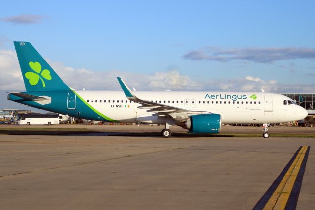 Airbus A320neo (EI-NSD) - Taxiing to Stand 221R on 5-Nov-23 operating flight EIN916 from EIKN.