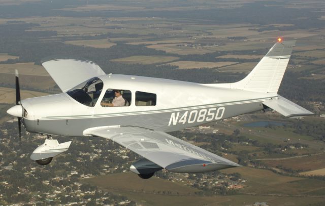 Piper Cherokee (N40850)