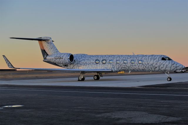 Gulfstream Aerospace Gulfstream V (N236MJ) - BANK OF UTAH TRUSTEE / NBA legend (jersey #23, 6x NBA Champion) and team owner of the NBA Charlotte Hornets, Michael Jordans G550 at CLT - 1/13/18