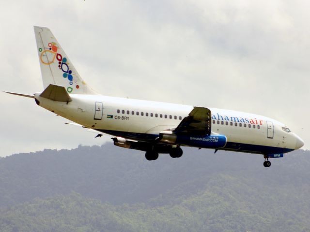 Boeing 737-200 (C6-BFM)