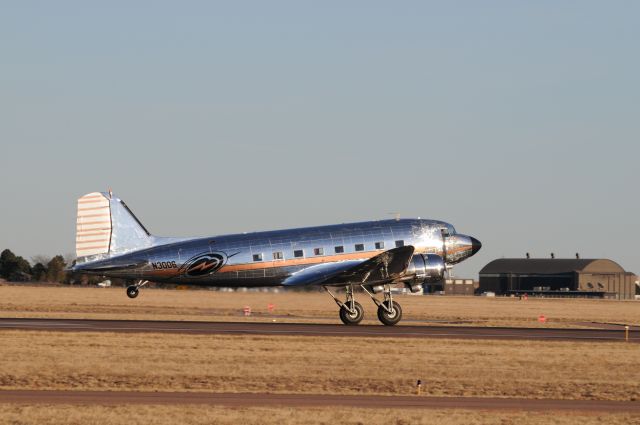 Douglas DC-3 (N30006)