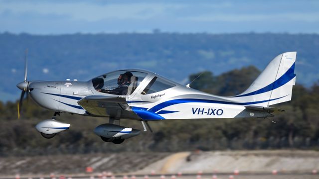 Cessna Skyhawk (VH-IXO)