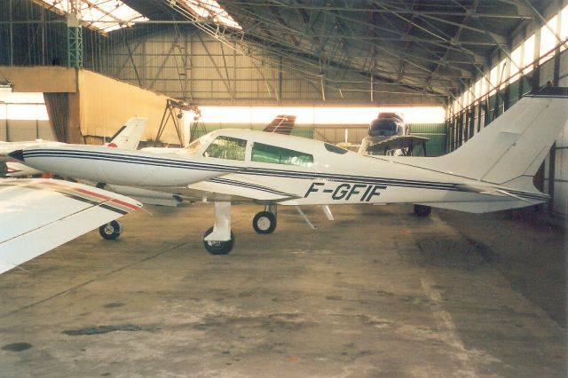 Cessna 310 (F-GFIF) - Seen here on 12-Jun-99.br /br /Reregistered N310ML 22-Mar-08.