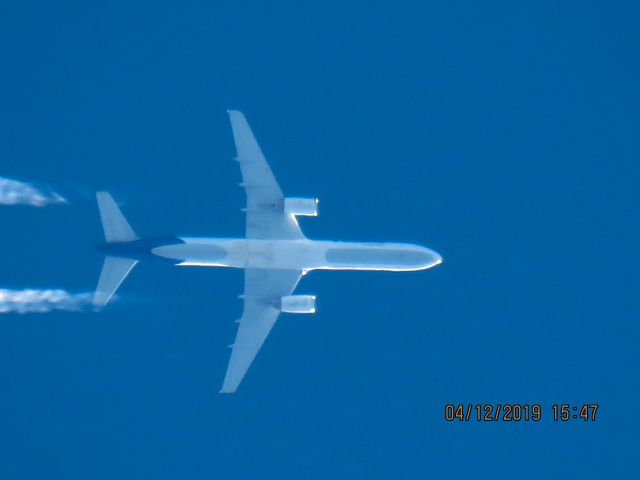 Boeing 757-200 (N943FD)